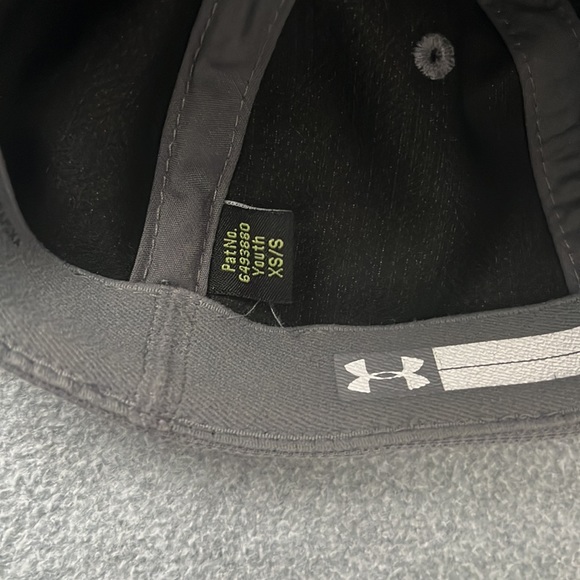 Under Armour Youth Baseball Hat - Picture 4 of 5